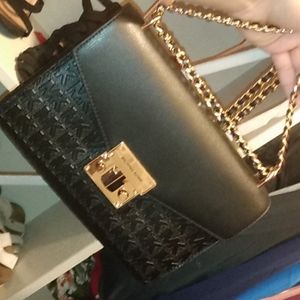 MK BLACK CROSSBODY or hand bag